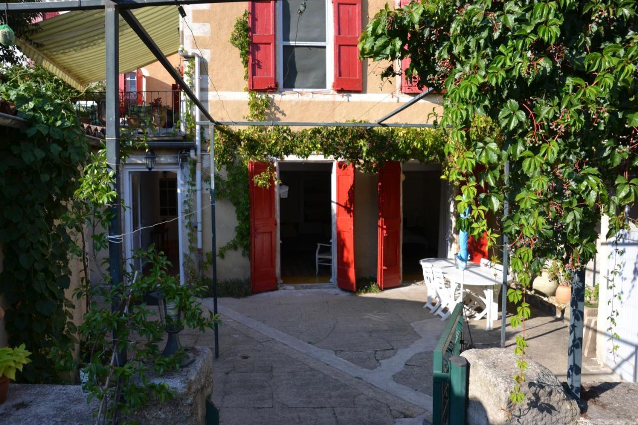 St Jean Du Gard : Spacious Apartment With Use Of Pool Saint-Jean-du-Gard Exterior foto